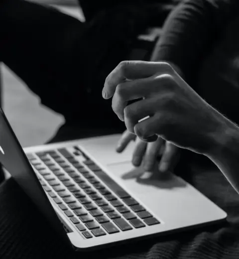 13 Graphic Design Interview Questions (With Sample Answers)